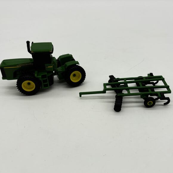 John Deere Die Cast Farm Tractors Combines Club Car Trailers 8pc Horse Carrier - Picture 2 of 10